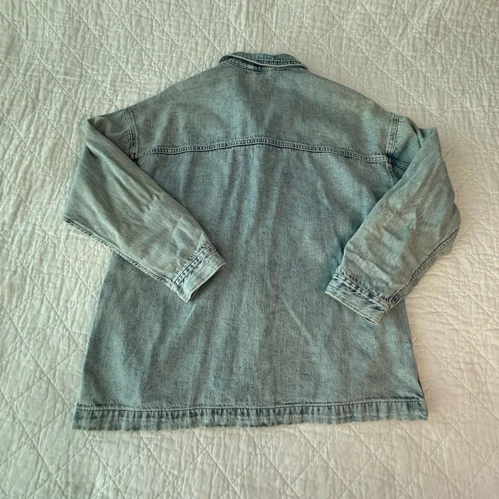 GAP Women's Faded Blue Jean Jacket - Picture 11 of 11